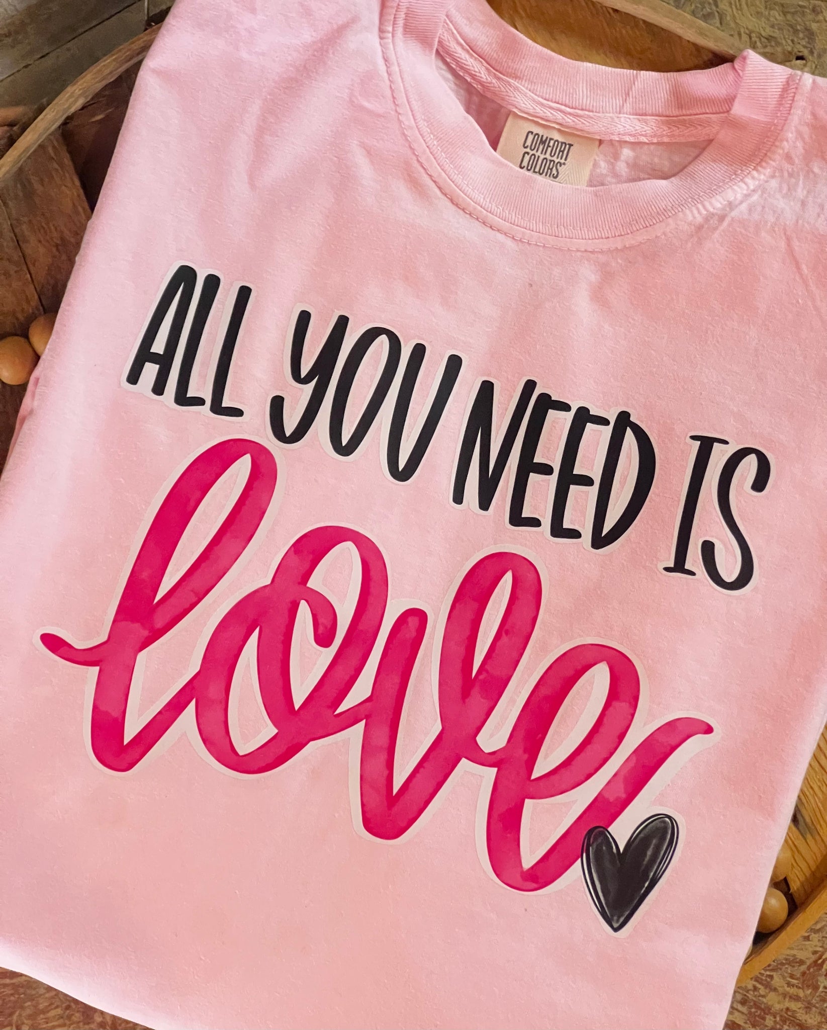 All you need is Love Short Sleeve